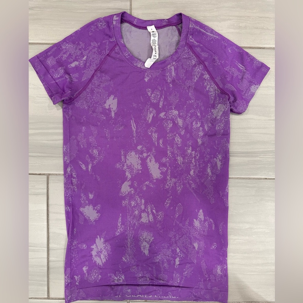 Lululemon Women’s Size 6 Swiftly Tech Short Sleeve Shirt 2.0